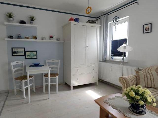 Studio 5 Im Eg Haus Stranddistel, Wunderschones Studio Fur 2 Personen In Цингст Екстериор снимка